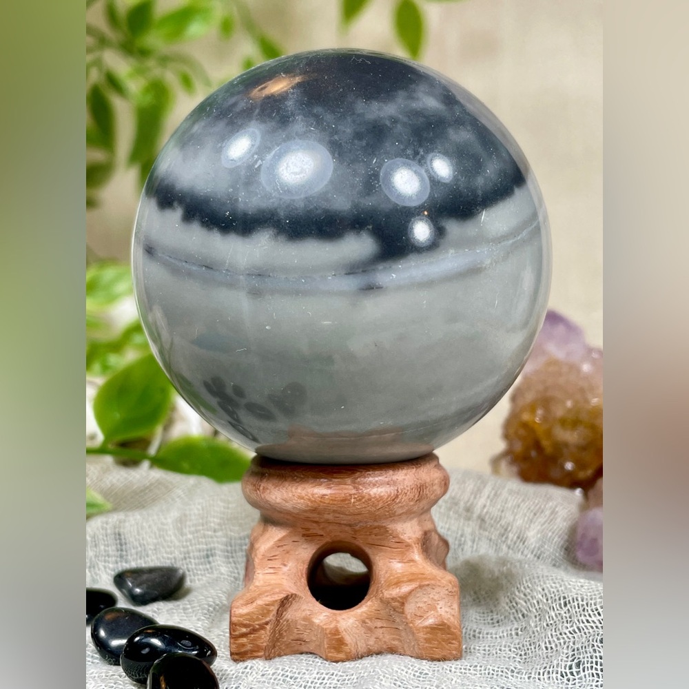 1622 Tai Chi Stone Crystal Sphere